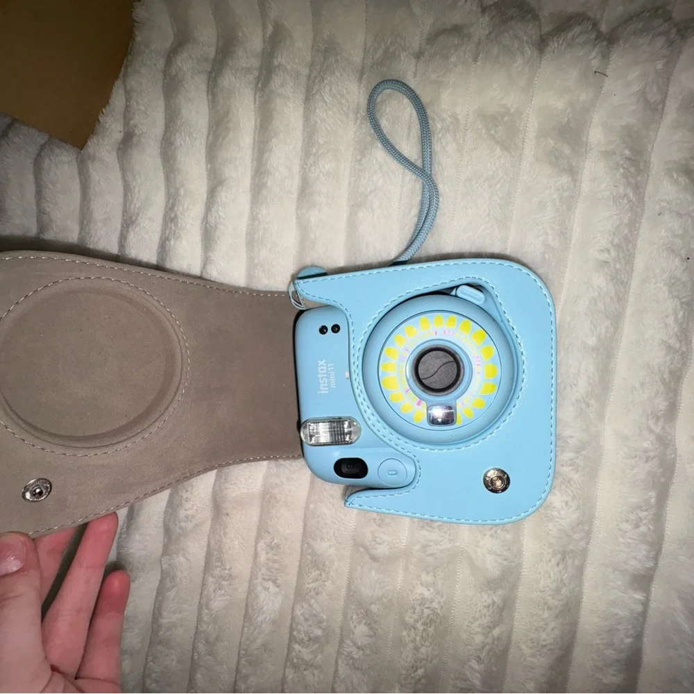 Fujifilm Instax Mini 11 Instant Camera - Blue